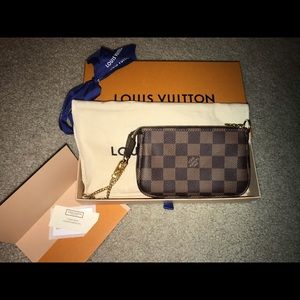 AUTHENTIC Louis Vuitton Mini Pochette